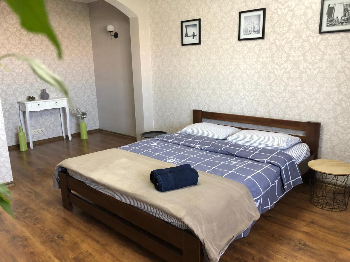 1Кім В Центрі,Вул.Набережна Rivne Buitenkant foto