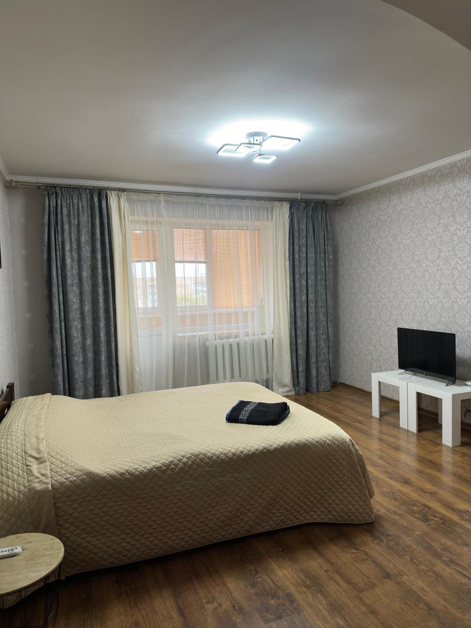1Кім В Центрі,Вул.Набережна Rivne Buitenkant foto